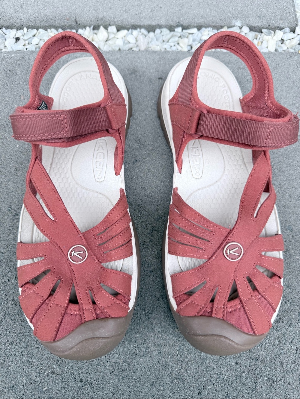 KEEN Rose Closed Toe Hiking Sandals Lightweight Comfort Gorpcore Women’s 9 - Picture 2 of 7